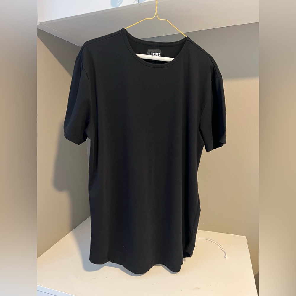 Cuts short sleeve shirt